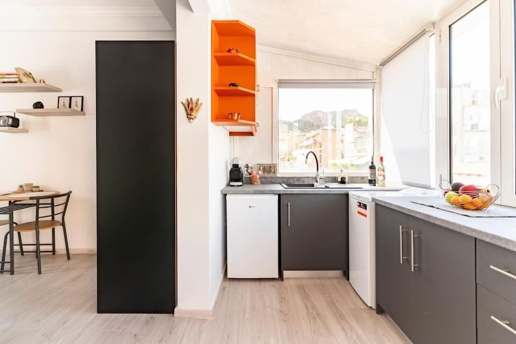 Under The Hill Apartment Athena Bagian luar foto