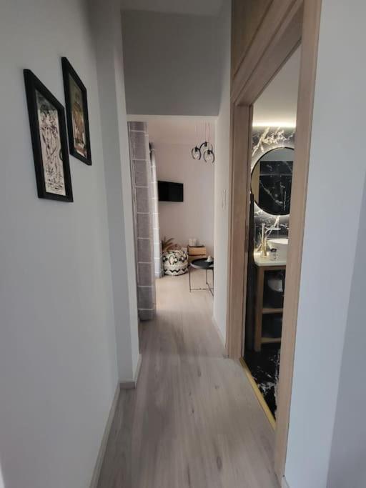 Under The Hill Apartment Athena Bagian luar foto