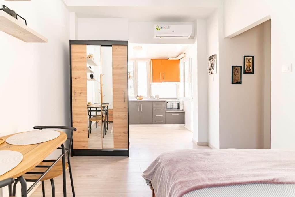 Under The Hill Apartment Athena Bagian luar foto