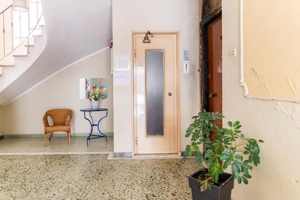 Under The Hill Apartment Athena Bagian luar foto